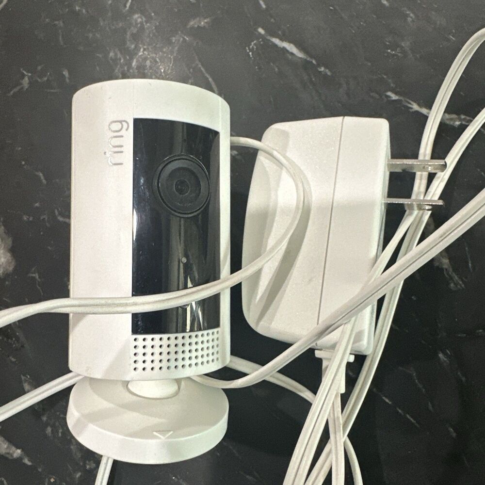Ring Indoor Cam (1st Gen) HD Security Camera 5UM4E5